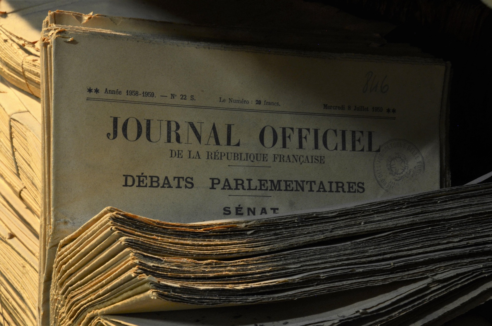 archive 6912123 1920